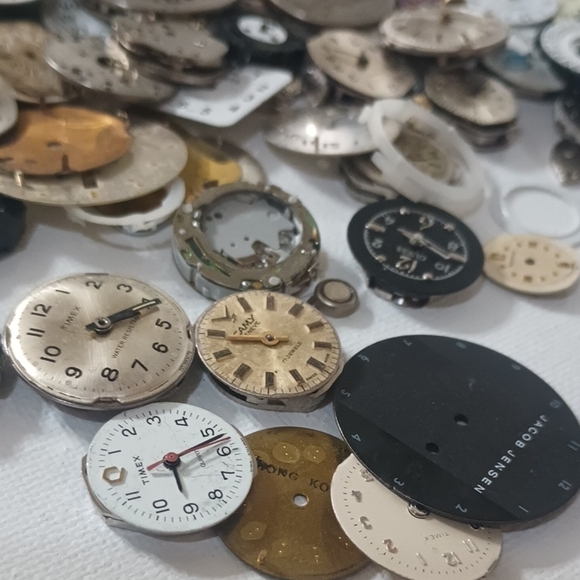 Assorted Watch Faces - Mixed Colors - Picture 4 of 6